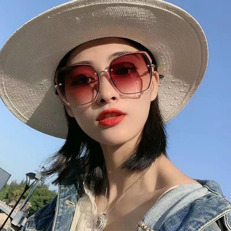 Large Frame Rhinestone Sunglasses UV Protection Women Diamond Studded Glasses Outdoor Crystal Shades