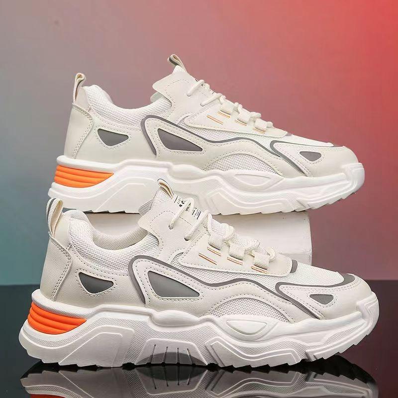 Nuove scarpe estive da uomo in rete traspirante scarpe alla moda versatili casual da papà scarpe da uomo alla moda scarpe sportive piccole bianche a suola piatta