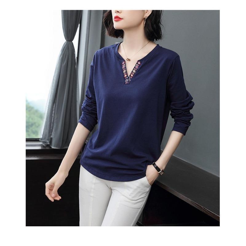 Large Size Women's Embroidered V-neck Long-sleeved T-shirt Women's Summer Middle-aged and Elderly Mothers Bottoming Shirt Top