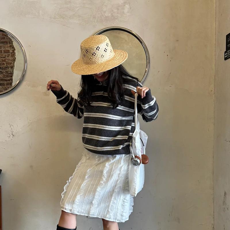 Women's Summer Hand-Woven Hollow Lafite Straw Hat Flat Top Wide Brim Sun Hat Outdoor Travel UV Protection Foldable Beach Visor