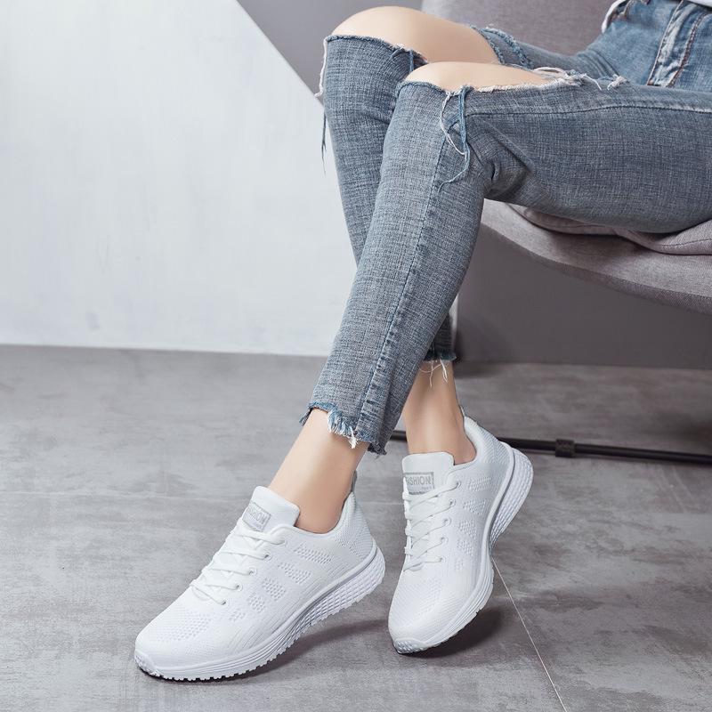 Breathable Mesh Women Running Shoes Light Casual Sneakers Fashion Knitted Casual Sports Shoes Walking Flats