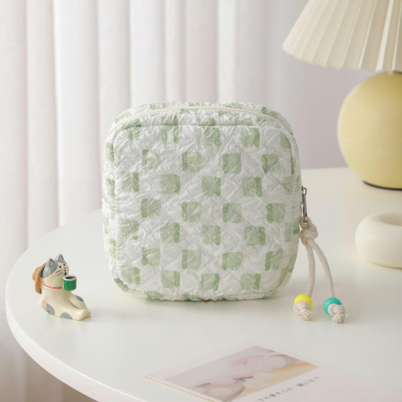 Süße flauschige Mini-Tasche für Binden, Münzen und Lippenstift