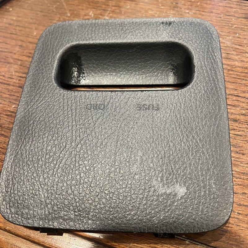

Original For Sorento 2009 - 2012 Fuse Box Obd Cover Oem 847522p000va 84752-2p000va 847522p000 84752-2p000 Ds High Quality