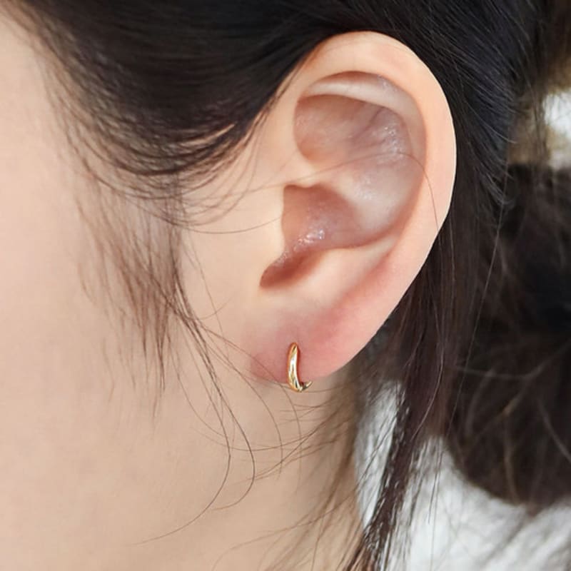 

modernlike срібні сережки-кільця з одностороннім покриттям 14-каратним золотом / класичні сережки-кільця на один дотик Yellow Gold