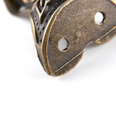 4 vnt senovinių žalvarinių papuošalų krūtinės medinės dėžutės spintelės dekoratyvinis kojų kojų kampas
