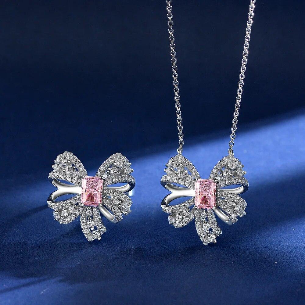 Nový 100% 925 Sterling Silver 1,5karátový diamantový náhrdelník s vysokým obsahem uhlíku Přívěsek s mašlí pro ženy Šumivé svatební šperky dárky