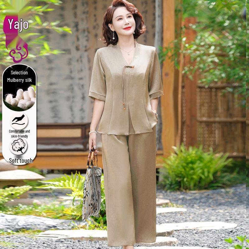 Mamas Sommer-Eis-Seiden-Zweiteiler: Damen-Oberteil und Hosen-Set für mittleres und höheres Alter