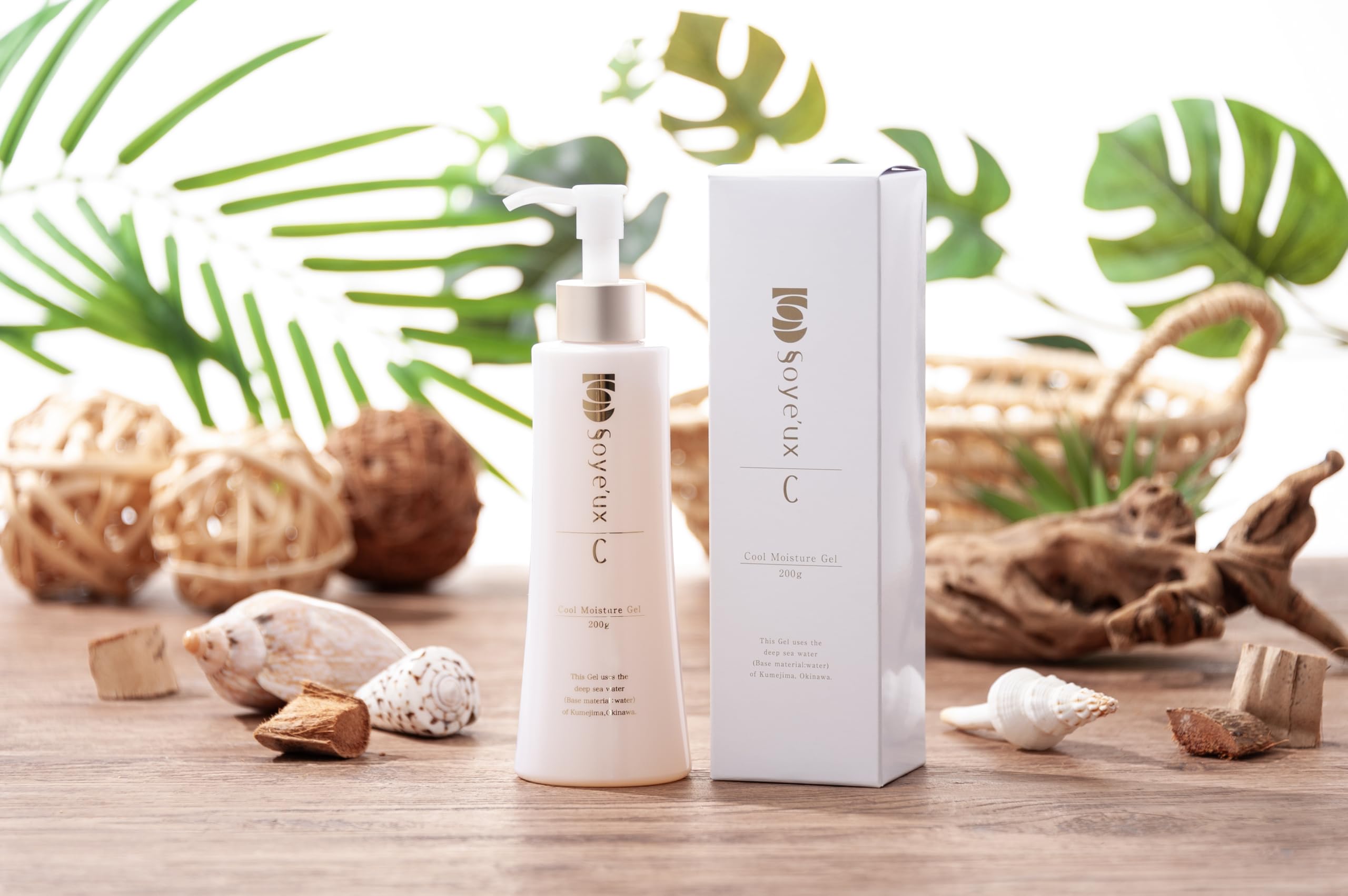 

Cool Moisture Gel by Soyeux Cosmetics - For the whole body, 200ml. Moisturizing after hair removal. All-in-one gel. Made in Japan. Skincare.