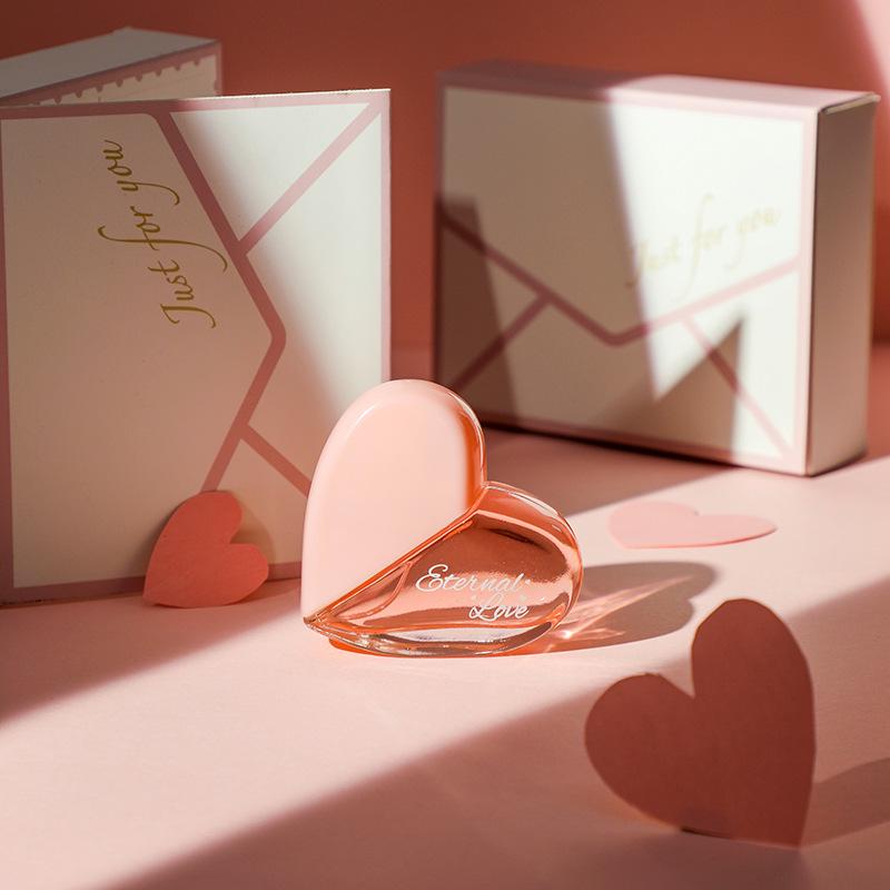 First Love Paris Heart Perfume Set: Long-Lasting Light Fragrance with a Girlish Heart and Mango Notes for Women