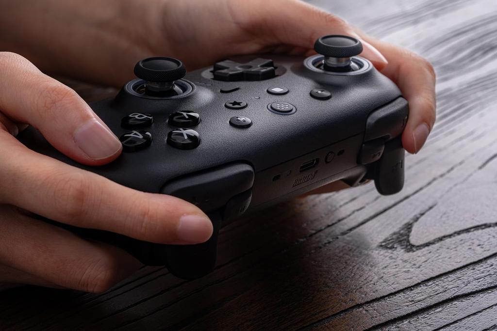 8BitDo Ultimate 2 Bluetooth Controller for 2 Windows Switch Pro Controller with TMR Switchable Hall Vibration and Motion RGB Fire Ring Switch/Switch &