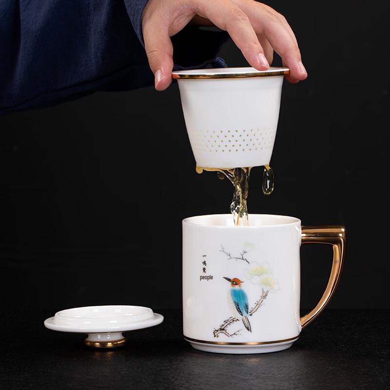 Shangqi White Porcelain Tea Cup with Lid and Infuser