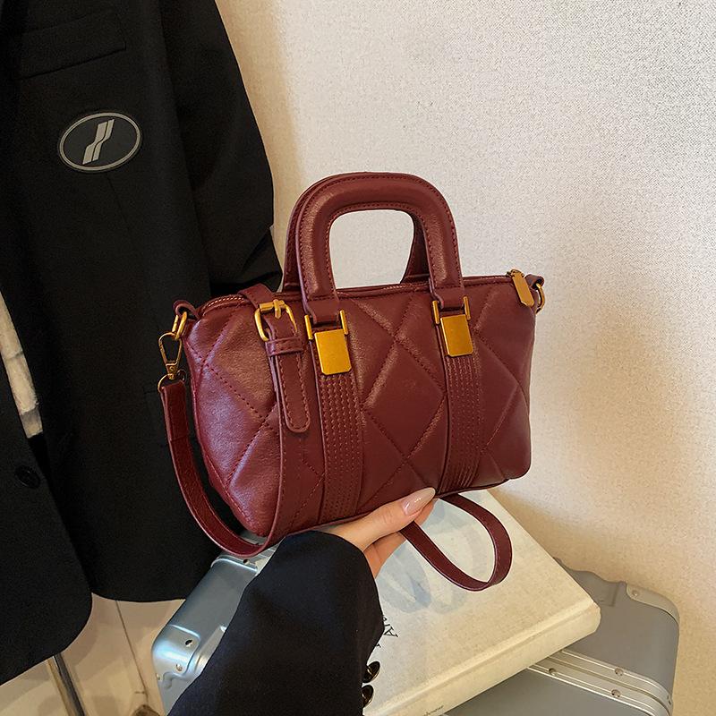 Retro handbag bag 2025 new fashion shoulder bag messenger bag women's bag fashion trend small square bag