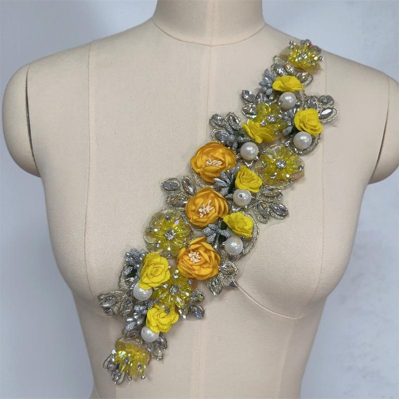 Big Rhinestone 3D Flower Sewing Fabric Applique Embroidery Rhinestone Flower Patch for Wedding Dress Decoration