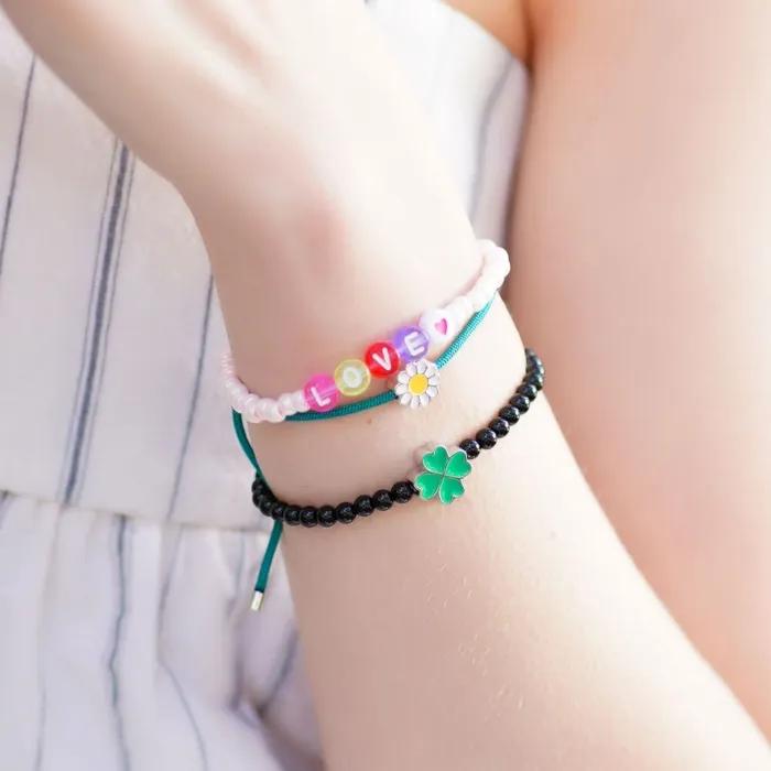 Color Motive Knot Bracelet Daisy Rainbow Clover Knot Thread Bracelet
