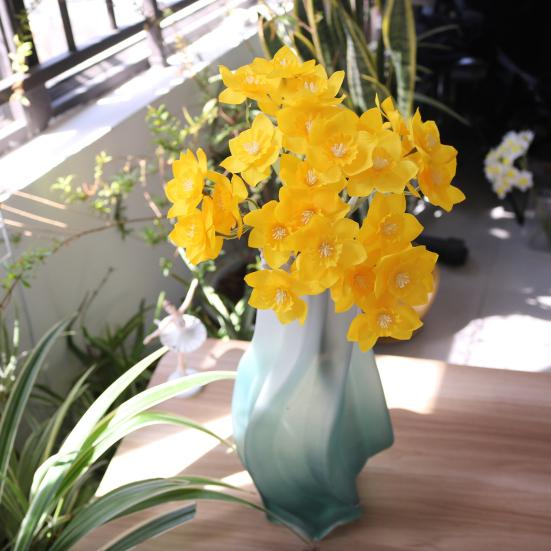 6Pcs Artificial Daffodil Bouquets Simulated Narcissus Bouquet Decorative Yellow And White Floral Arrangement for Living Room Dining Room Entryway