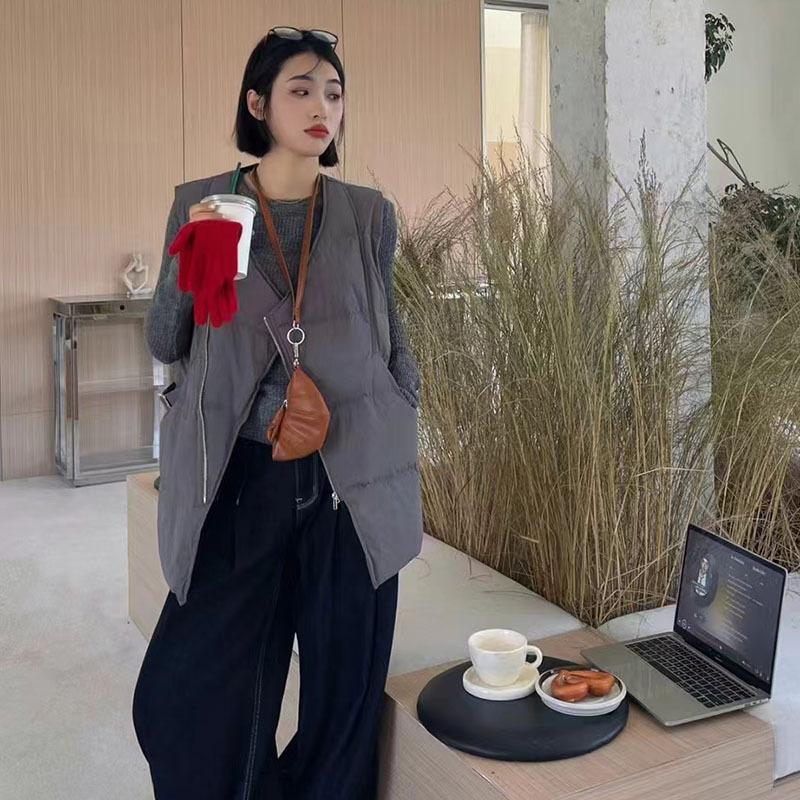 

Нестандартный пуховый жилет женский 2025 осень и зима свободный локомотивный ветрозащитный легкий большая версия кожаная пряжка жилет тренд One Size