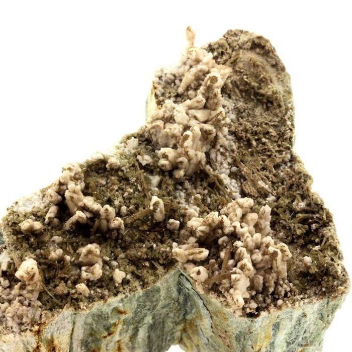 Pierres et Minéraux. Clinozoisite, Albite. 1990.0 ct. Marine de Scala, Canari, Haute-Corse, France.