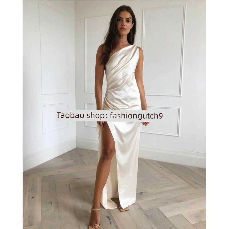 

2025 Платье с косым плечом, разрезом и нерегулярным низом, сексуальное Beige M