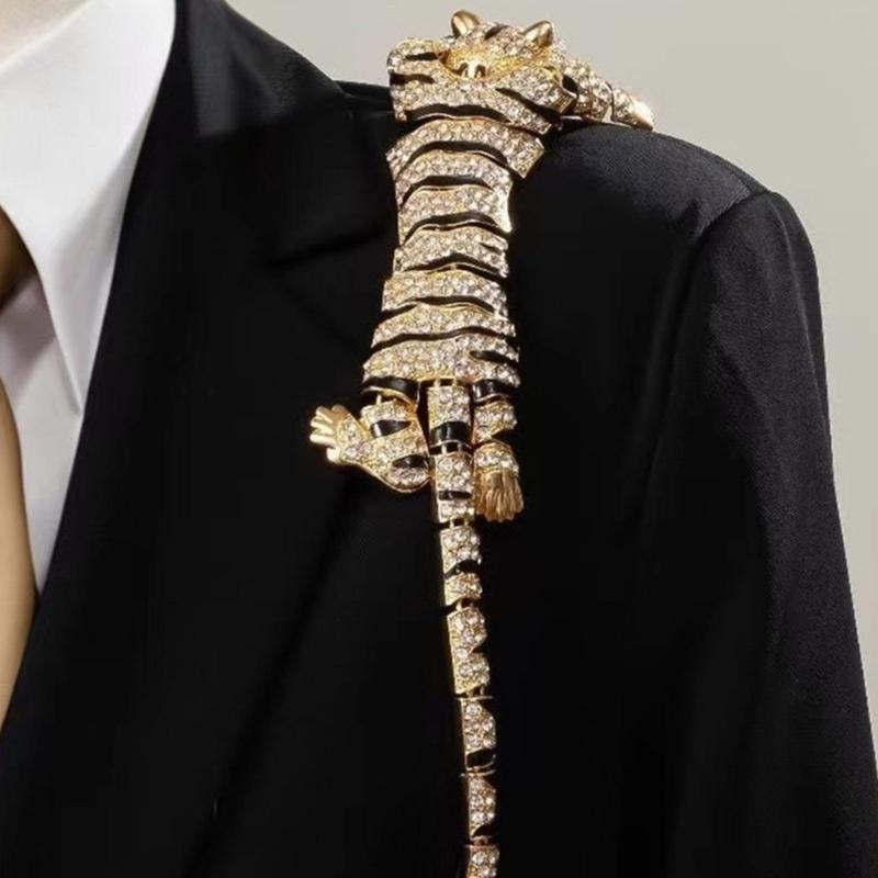 Vintage Strass Tiger Brosche Elegante Strass Tiger Brosche Accessoire für ein Statement bei jedem Event