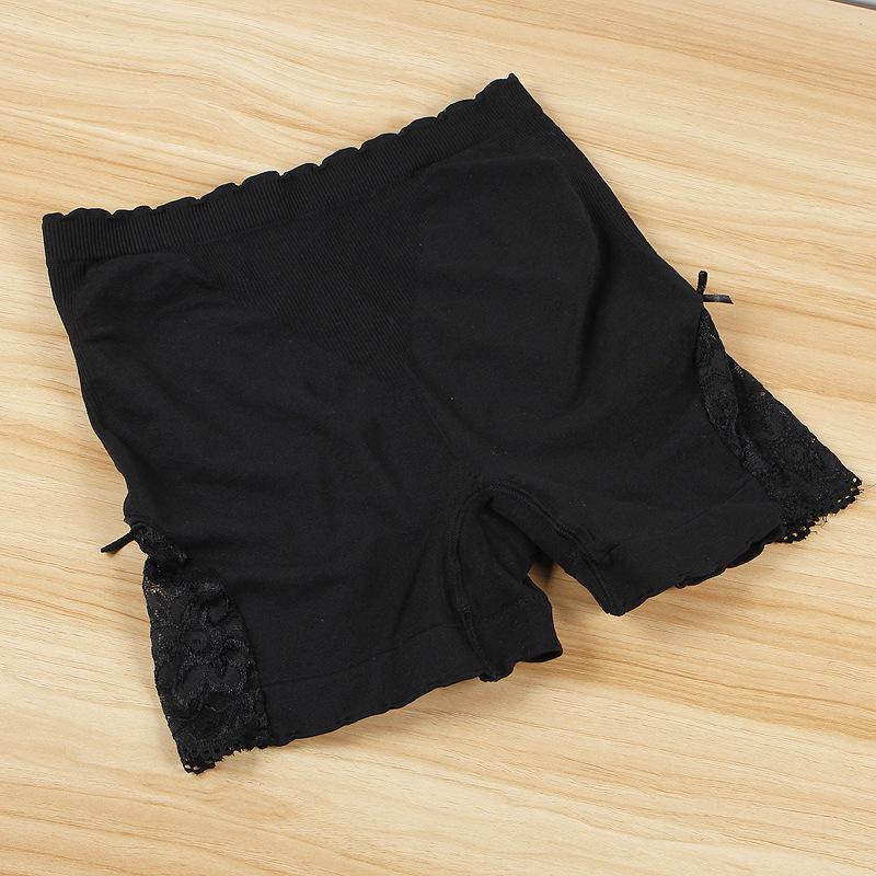 

Женские защитные шорты из ледяного шелка с кружевной отделкой: Кружевные трусы-боксеры большого размера из чистого хлопка для лета, защищающие от просвечивания. One Size (80-160 jin)