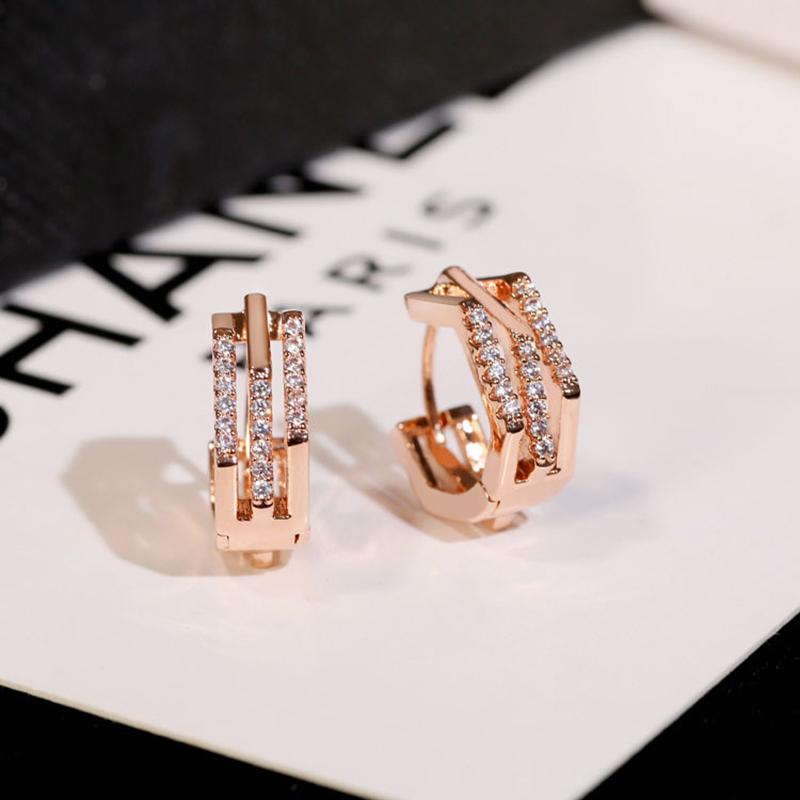 

Новые модные серьги-кольца с многоугольной инкрустацией и стразами, женские стильные темпераментные роскошные геометрические серьги-кольца