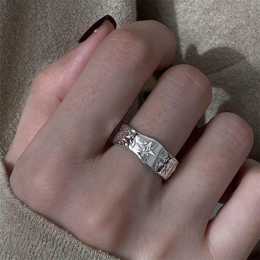 Xiaohongshu 925 Sterling Silver Exaggerated Plain Ring for Women – Simple, Luxurious, High-End Design.