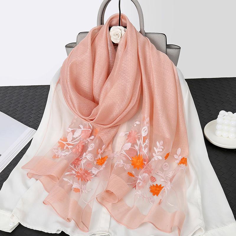 Eleganter Schal aus Seidenmischung mit Blumenstickereien – Atmungsaktives, sonnenschützendes und vielseitiges Tuch für stilvolle Wärme