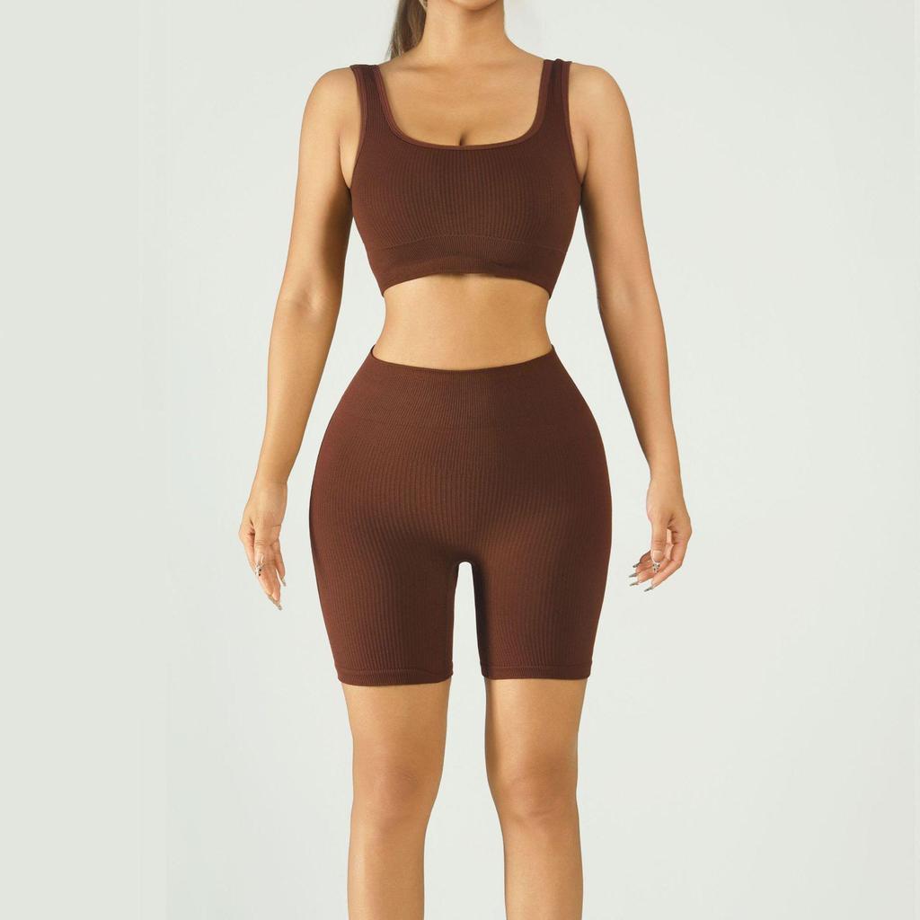 Ribbed Band Outerwear: Tight-Fit Bra & High-Waisted Sports Shorts Yoga Set with Chest Pads - Quick-Dry Peach Fitnesswear.