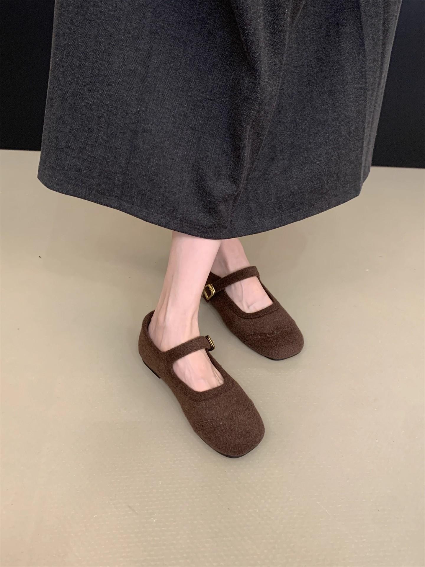 

French retro square head woolen single shoes for women s autumn and winter new velvet Mary Jane shoes for women s flat-bottomed fluffy shoes 40