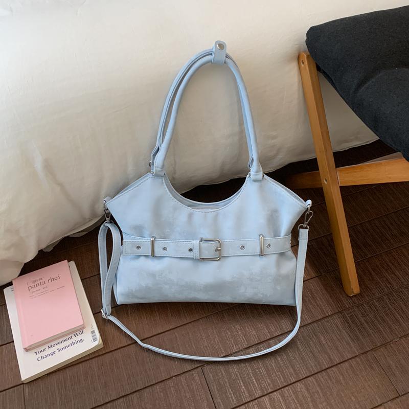 Solid Color Shoulder Bag with Buckle Strap Design Stylish Crossbody Bag for Daily Fashion Use