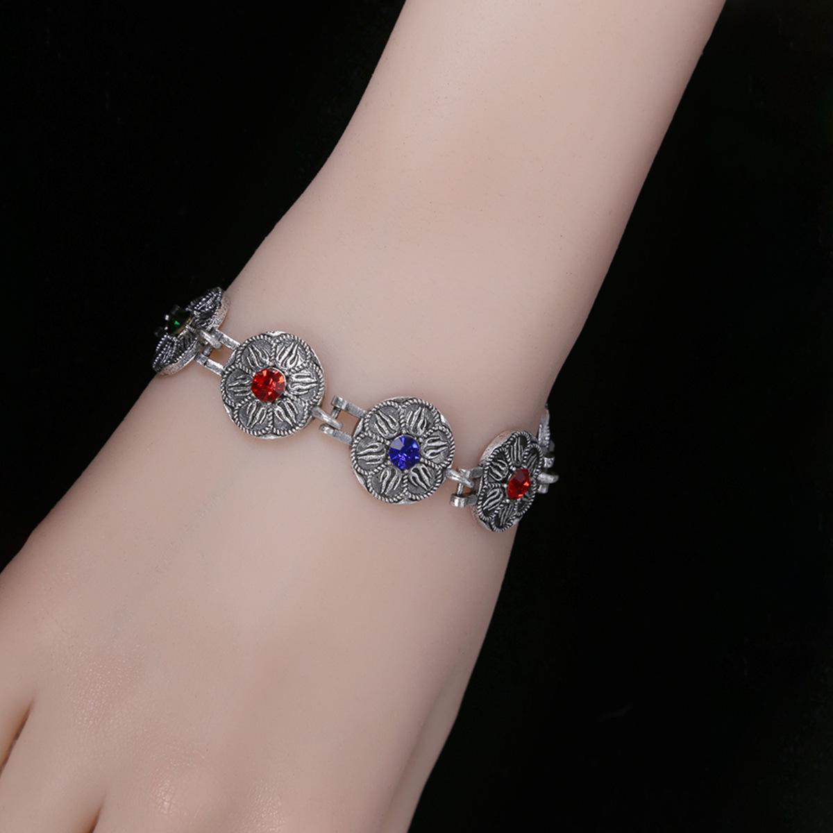 Exaggerated Flower Geometric Retro Bracelet for Women