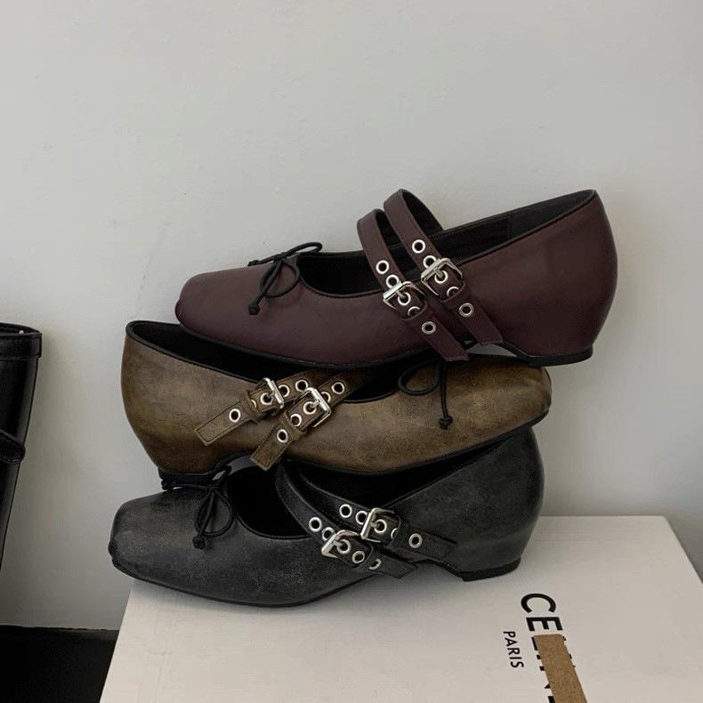 Französische Schuhe mit eckiger Spitze, flachem Ausschnitt und flacher Sohle für Damen, 2025 neu, retro mit Schleife, Mary Jane Schuhe, kleine Lederschuhe