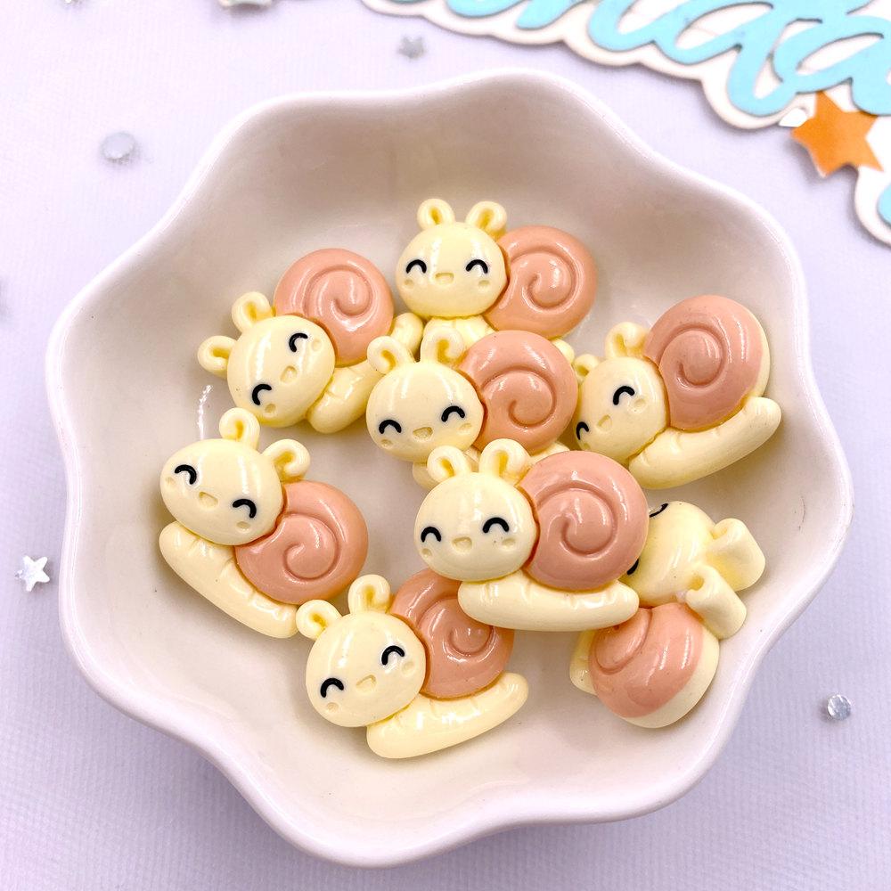 14pcs Colorful Resin Cartoon Caterpillar Bee Grasshopper Butterfly Beetle Flatback Stone Figurines Scrapbook Craft DIY Bow Decor