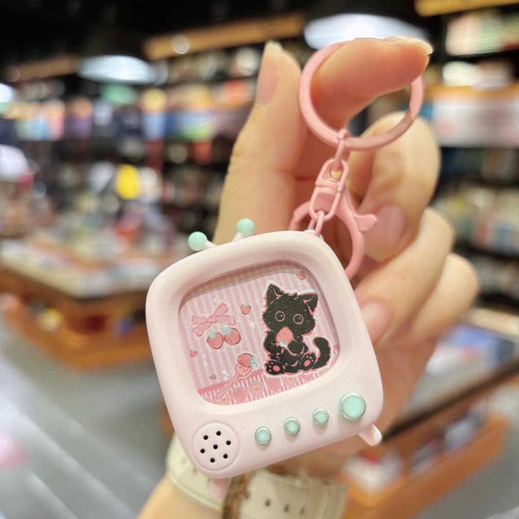 Mini Cartoon Flashing Light TV Keychain: Nostalgic Black & White Television Backpack Pendant