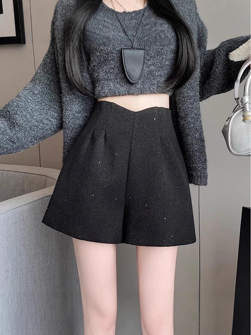 

Starry Sky High-Waist Sequin A-Line Woolen Shorts – Sparkly Winter Wide-Leg Pants S