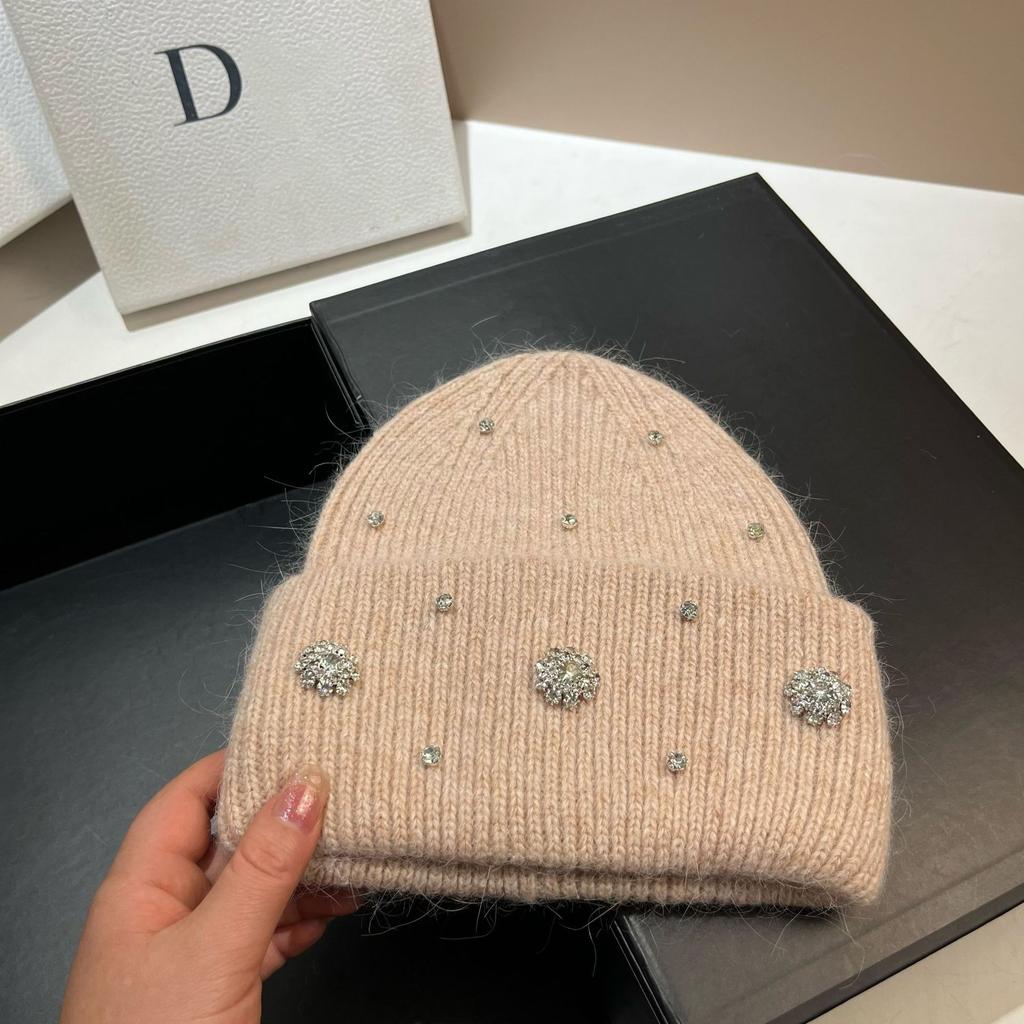 Winter Light Luxury Niche Rhinestone Heavy Industry Knitted Hat Celebrity Outdoor Warm Rabbit Hair Pullover Hat