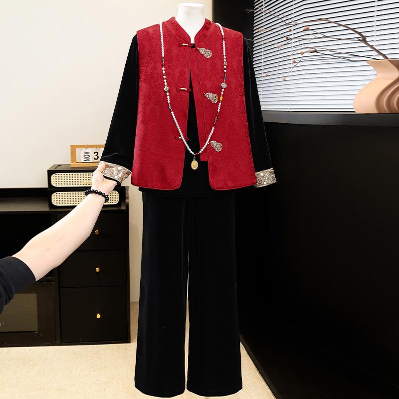 

Stylish Three-Piece Set for Middle-Aged & Elderly Women: Chinese Style Outfits for Mothers & Mother-in-Laws Aged 40-60. 4XL (140-155 lbs)