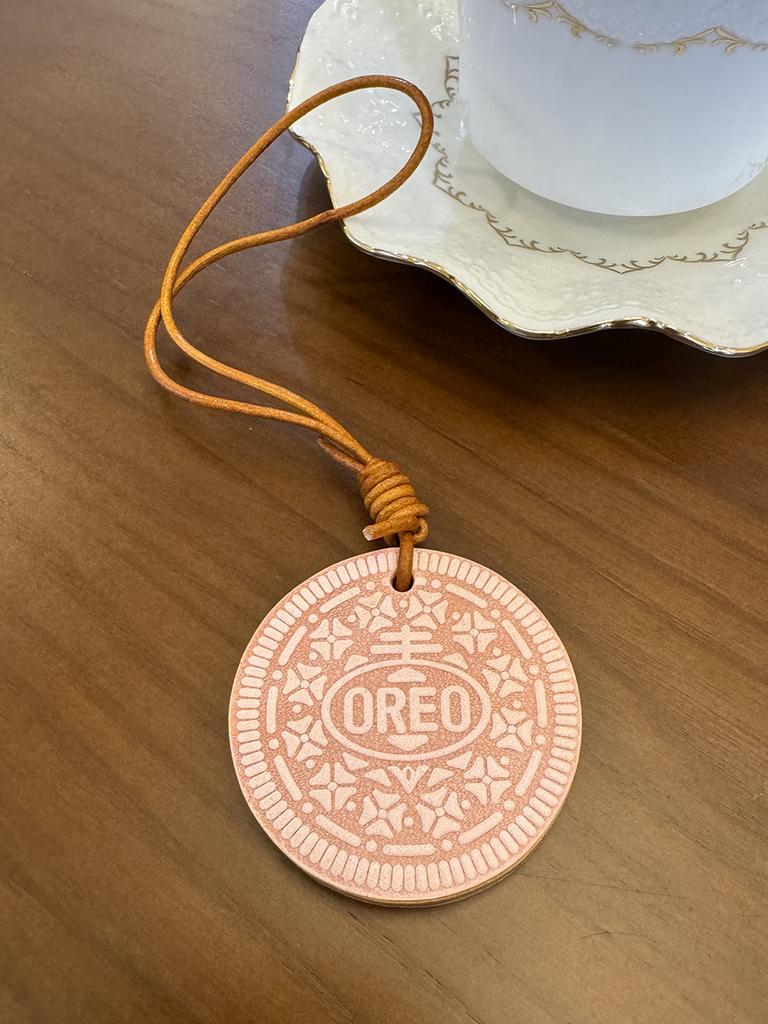 Handmade Oreo Chocolate Vegetable Tanned Cowhide Leather Hanging Accessories Hand Tents Car Keychains Pendants Gift Customization