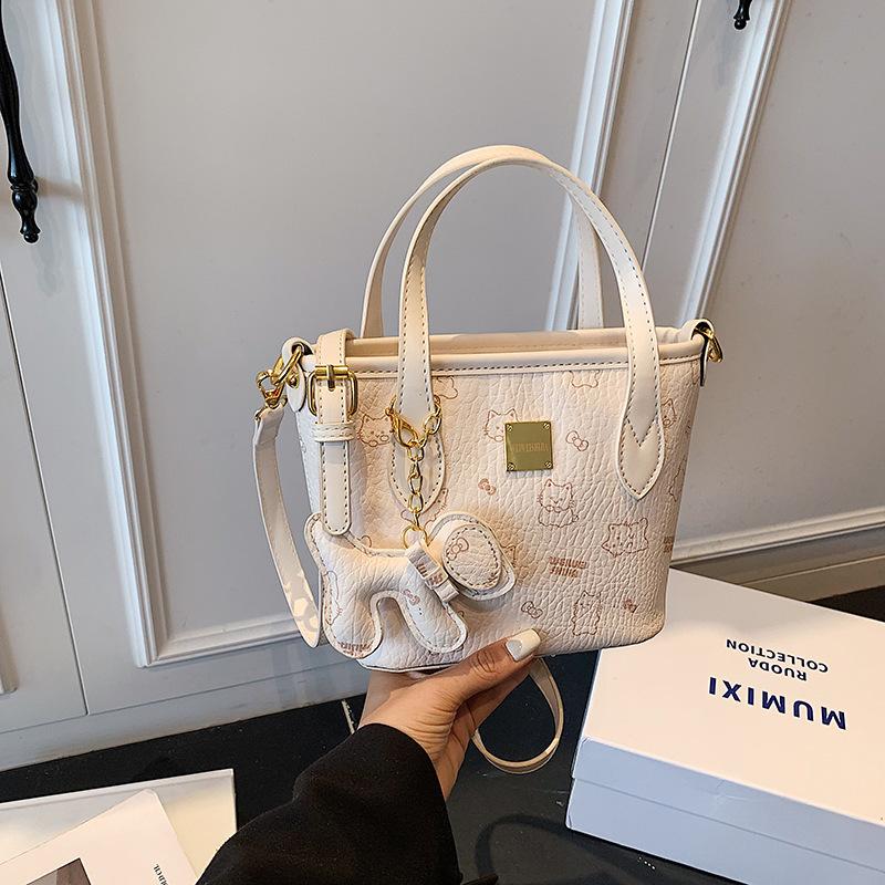 Today's Popular Bags, New Autumn and Winter Texture Niche Shoulder Bags, Versatile Messenger Bucket Bags