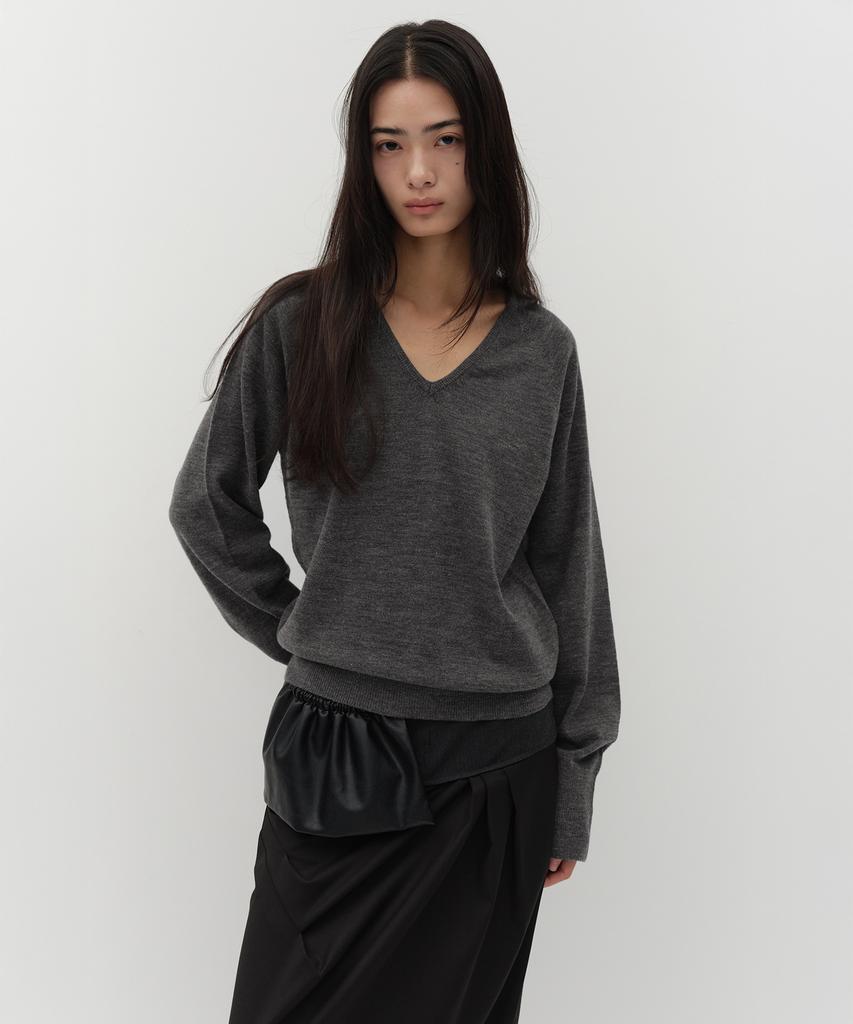Loutaideu Classic V Neck Knit [Grey]