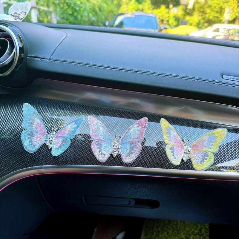 Ornamento da Console Auto a Farfalla Ricamata - Decorazione Curativa Bizzarra