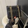 Fashionable Women's Chain Shoulder Bag 2023 Summer New Arrival Chic And Elegant Small Size Characters)