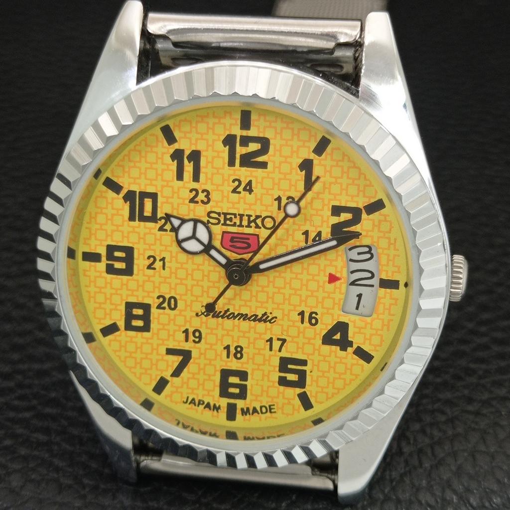 VINTAGE SEIKO 5 AUTOMATIC REFURBISHED JAPAN MENS YELLOW DIAL WATCH a443960-1