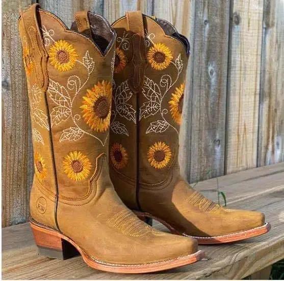 Large Size Embroidered Ethnic Style Short Boots Women's Fashion Boots Retro Low Heel Slip-On Autumn New Arrival