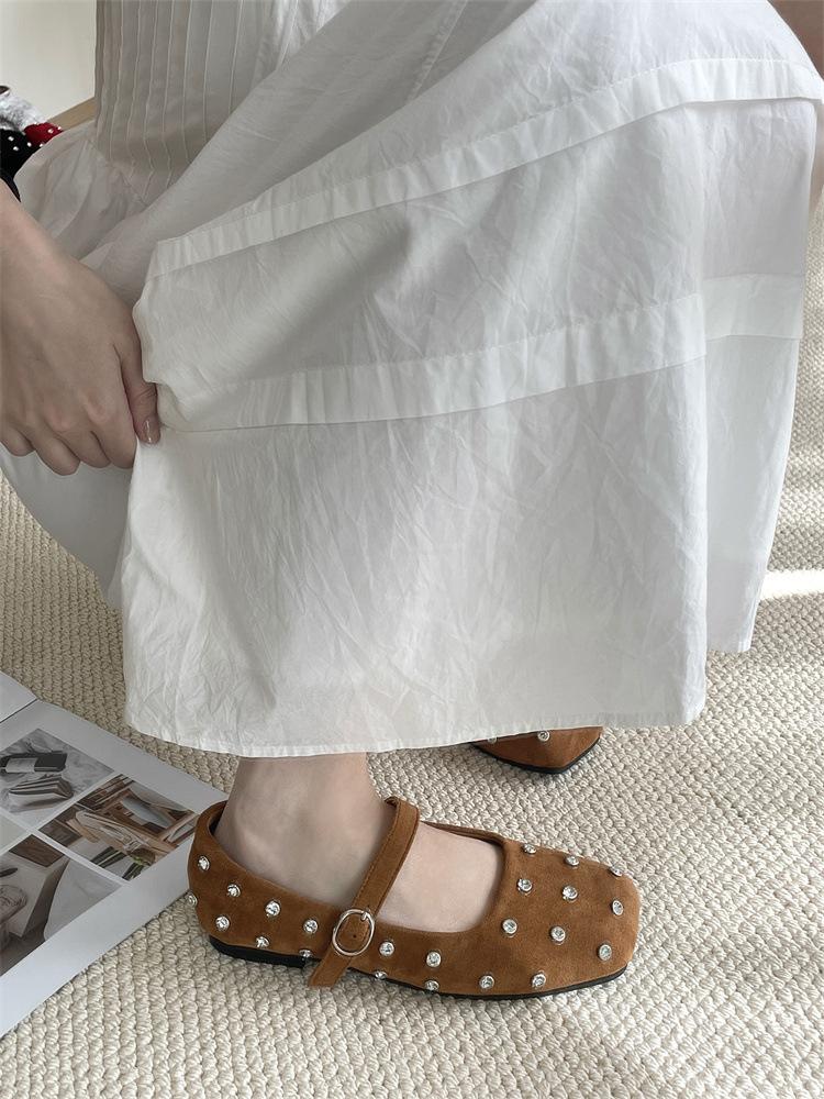 

Retro square head Mary Jane shoes women s spring one-word buckle belt grandma shoes design sense rhinestone flat shoes 40 жовтий