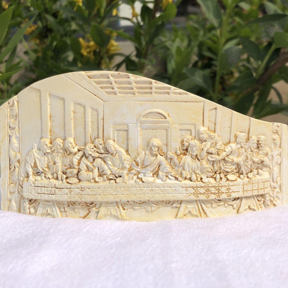 

Изогнутая столешница для гостиной «Тайная вечеря»