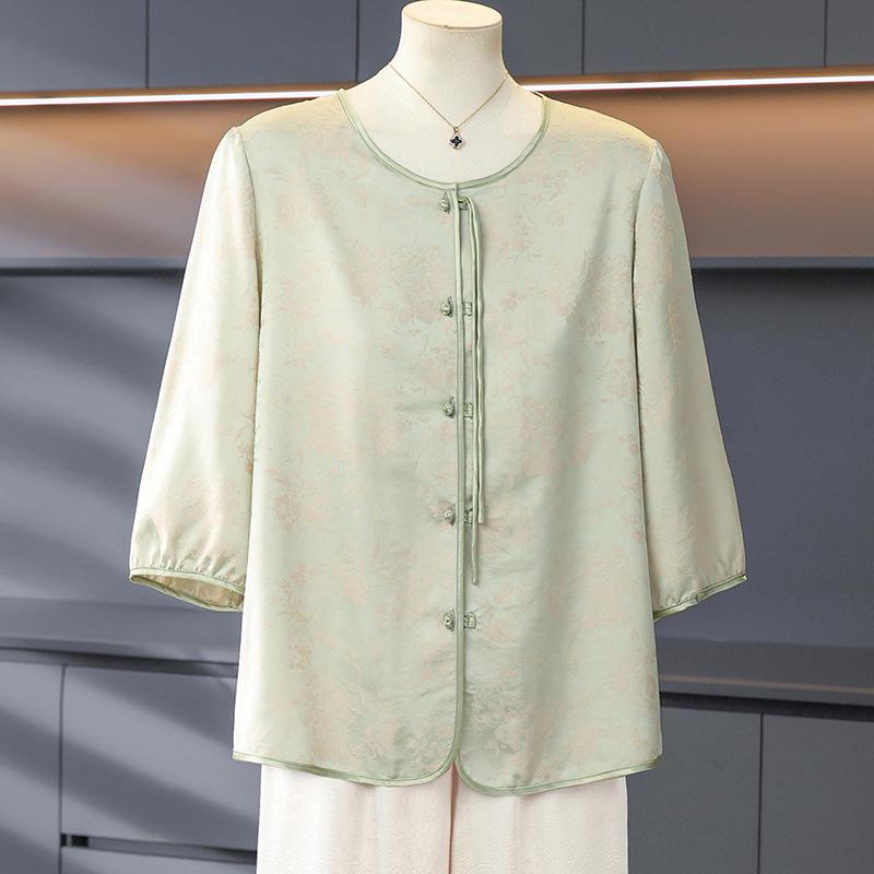 

New Chinese Style Seven-Sleeve Top for Women - Summer Plus Size Shirt for Middle-Aged and Elderly XL (100-110 kg) зелений