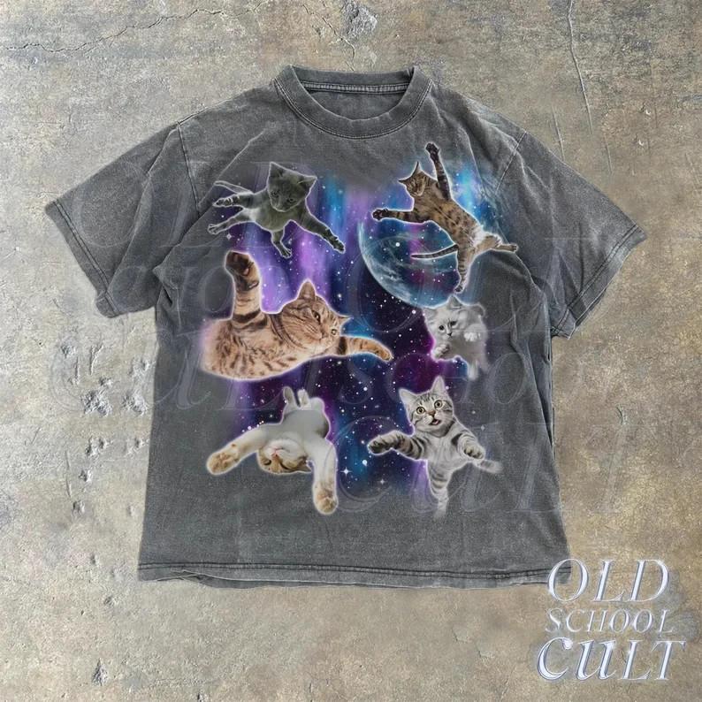 

Cats Floating In Galaxy Vintage 90s TShirt Retro Funny TShirt Full Size S3XL Unisex T-Shirt S