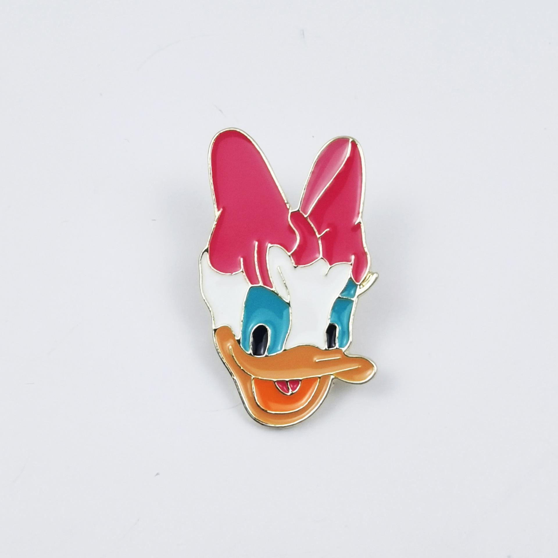 European  American Film-Inspired Cute Animal Brooch - Fashionable Lion  Duck Anime Badge