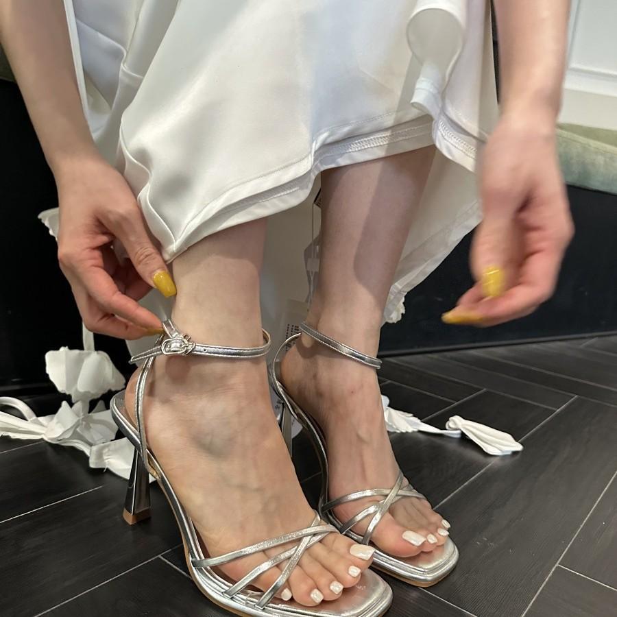 2025 Summer New Fashion Strappy High-heeled Sandals European and American Style Versatile Square Head Strappy Heel Buckle Open-toed Women's Shoes